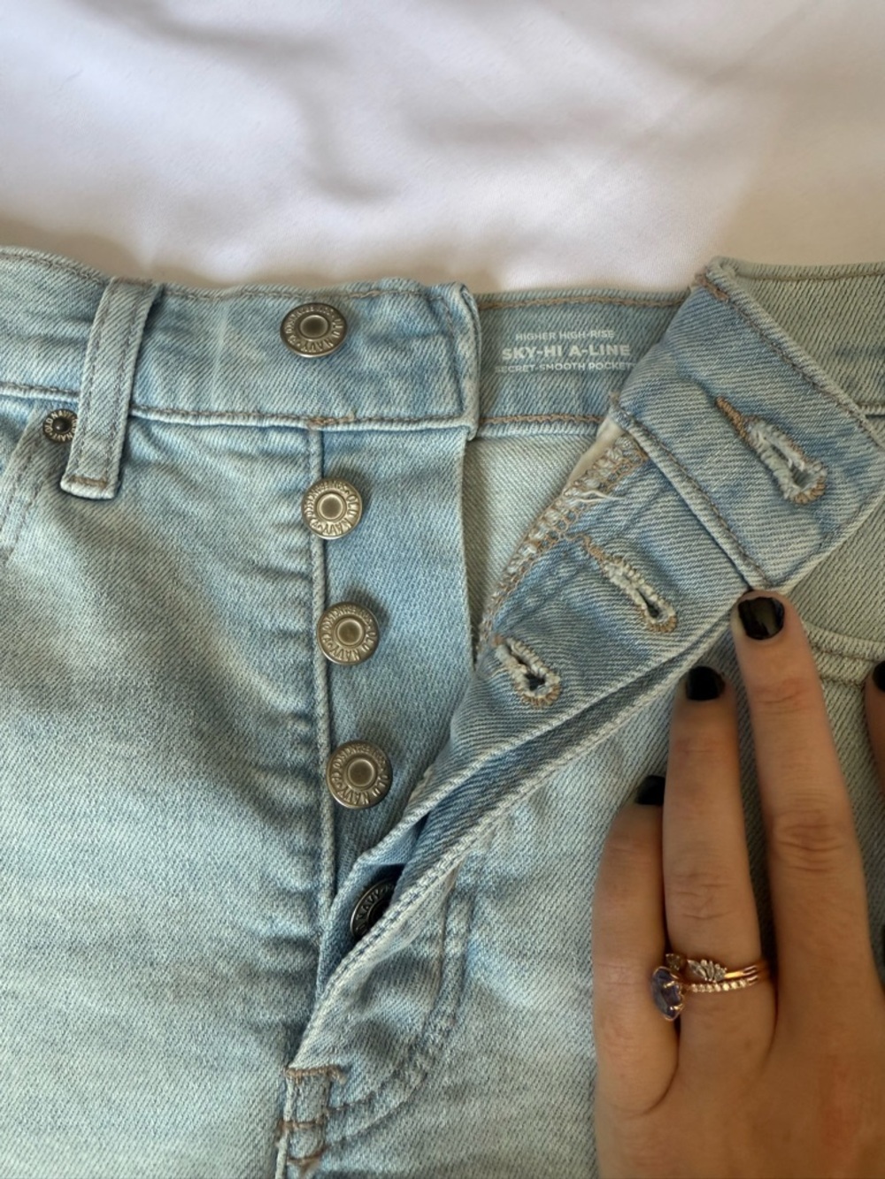 Old Navy Sky-Hi A-Line High Rise Button Fly Light Wash Denim Shorts Size 6 - Picture 6 of 11